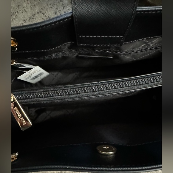 Michael Kors purse - Picture 6 of 7